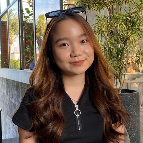 Skinfluencerly
